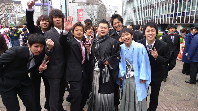 seijin-no-hi-suit-hakama-1483967745640